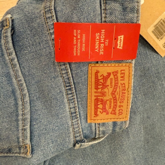 Levi's Classic Blue Skinny Jeans - Picture 4 of 6